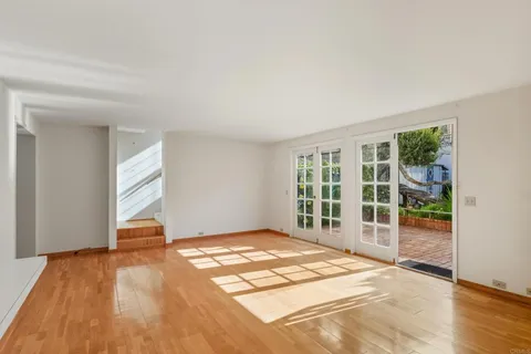 $2,900,000 | 351 Fern Glen, La Jolla, CA 92037