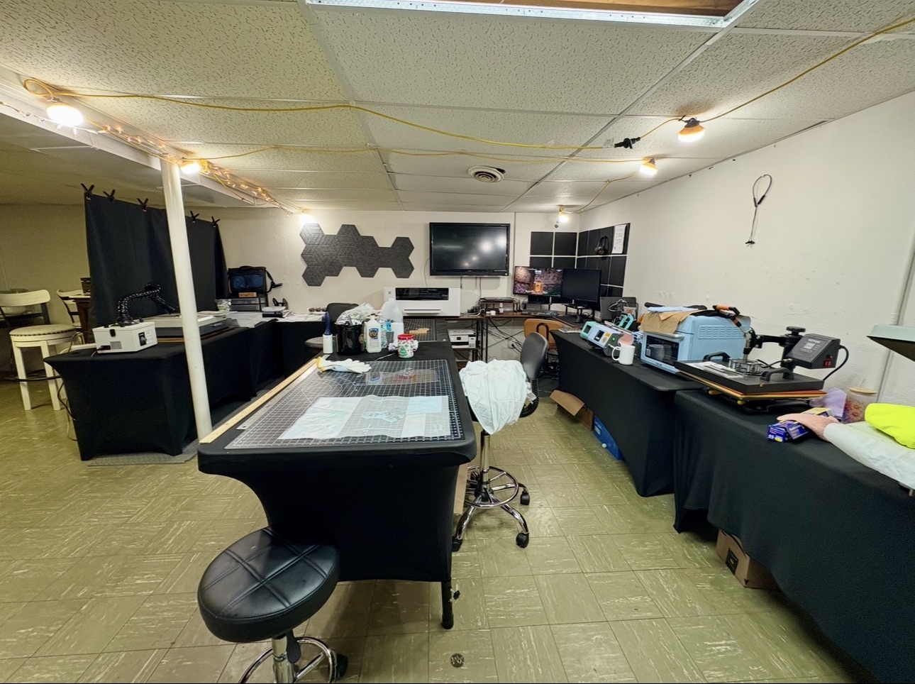 1726 Union Avenue Belvidere, IL 61008 - Photo 20 of 27 a kitchen with sink refrigerator and dining table