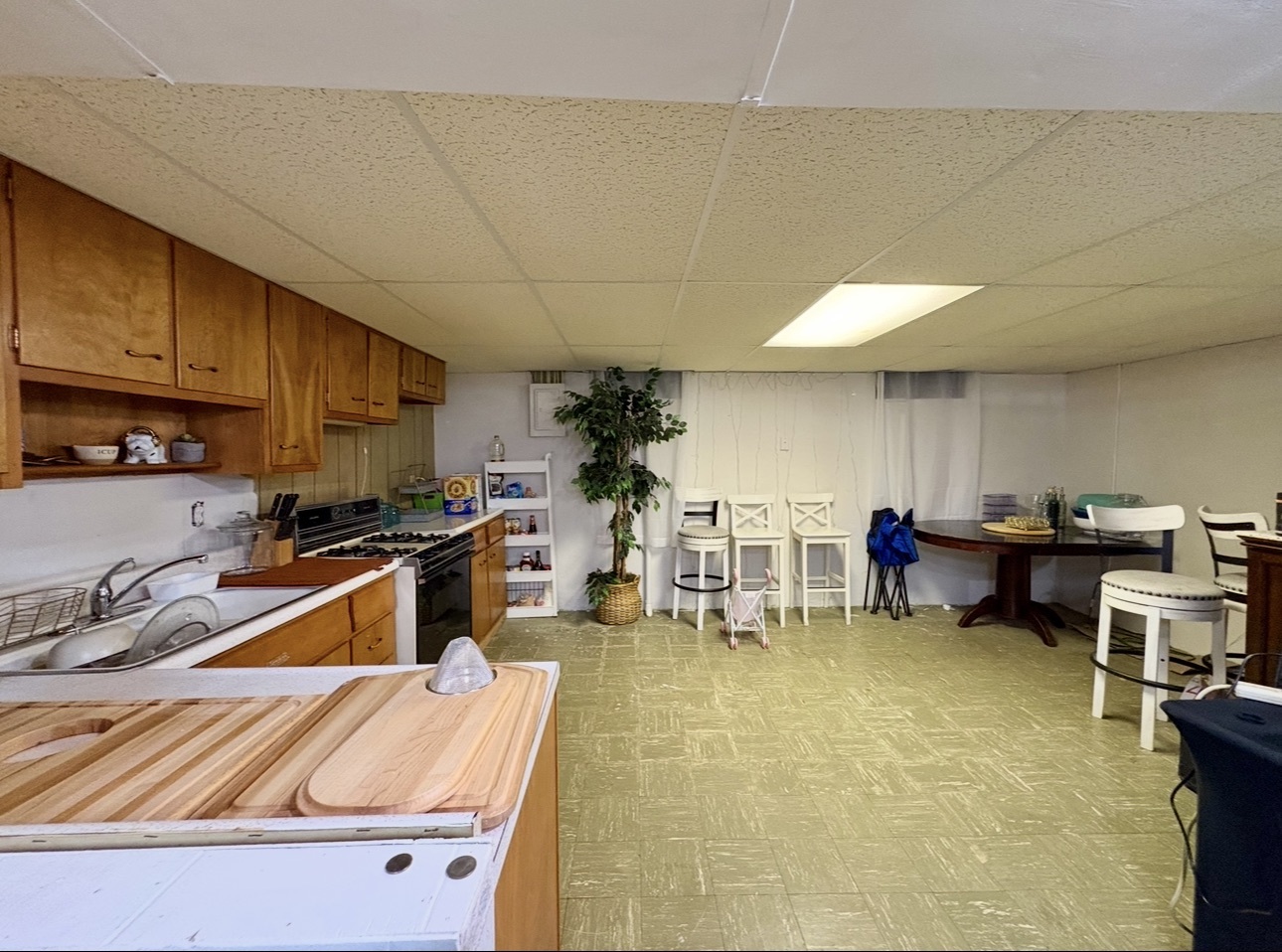 1726 Union Avenue Belvidere, IL 61008 - Photo 22 of 27 a kitchen with lots of counter top space and dining table