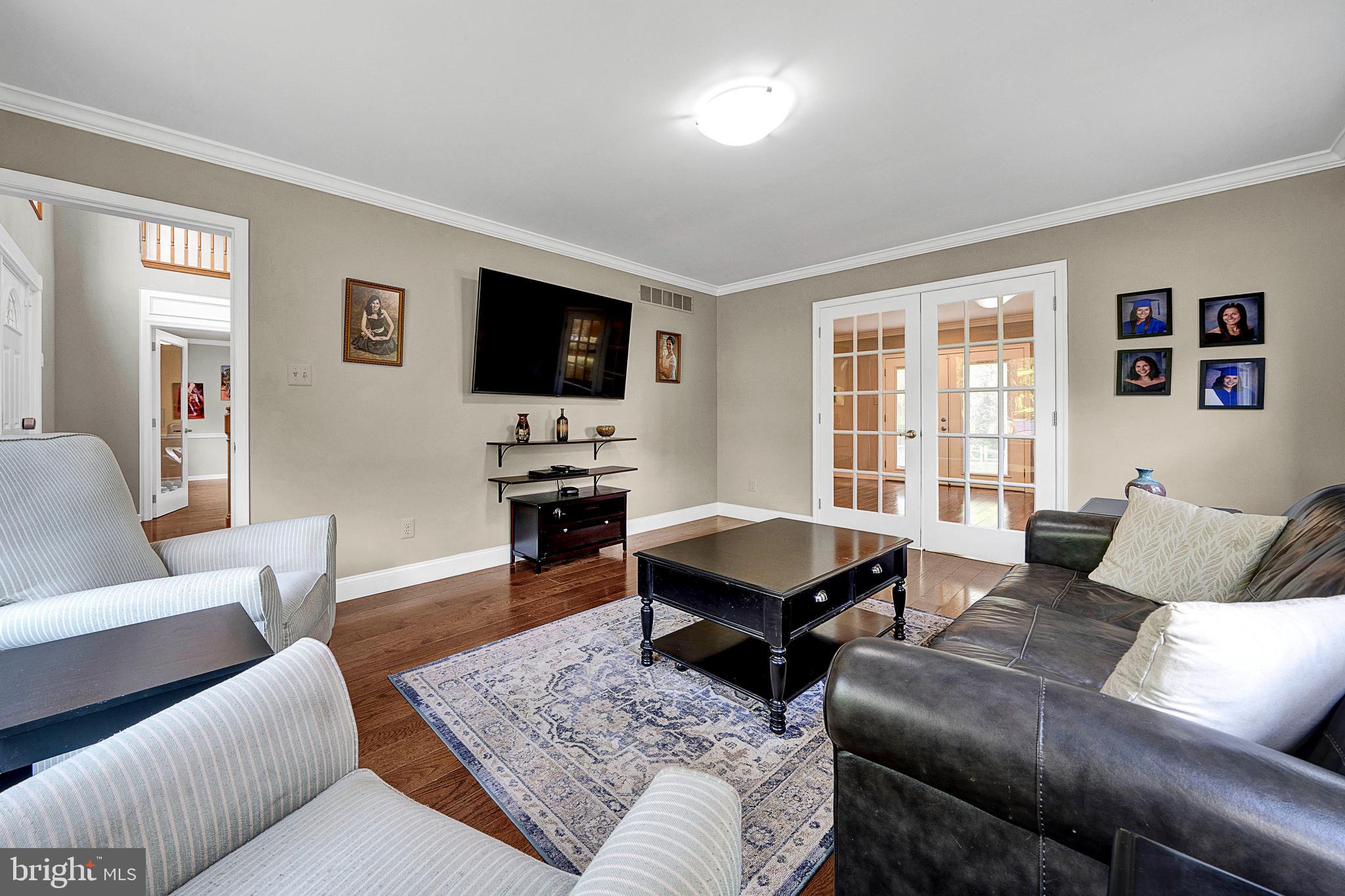 102 Broad Acres Road Colmar, PA 18915 - Photo 8 of 63 Living room