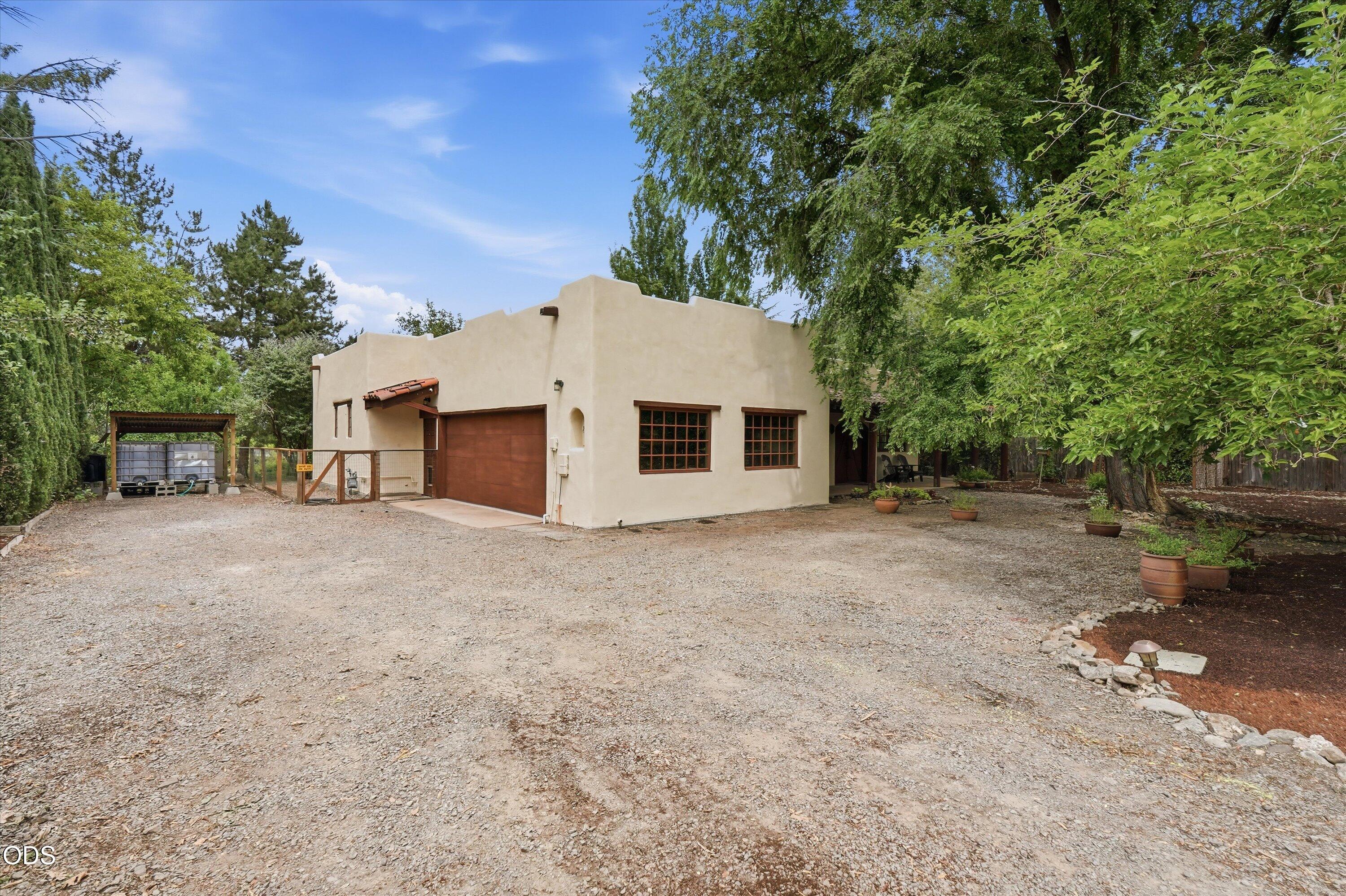 2298 Camp Baker Road Medford, OR 97501 - Photo 32 of 58