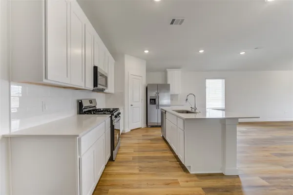 $2,499 | 9027 Rose Water Trail, Iowa Colony, TX 77583