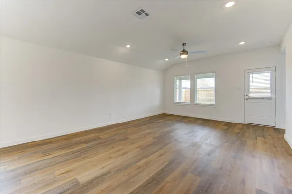 $2,499 | 9027 Rose Water Trail, Iowa Colony, TX 77583