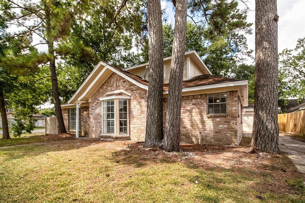 22603 Pine Mist Lane Spring, TX 77373 - Photo 3 of 26 a house with a outdoor space