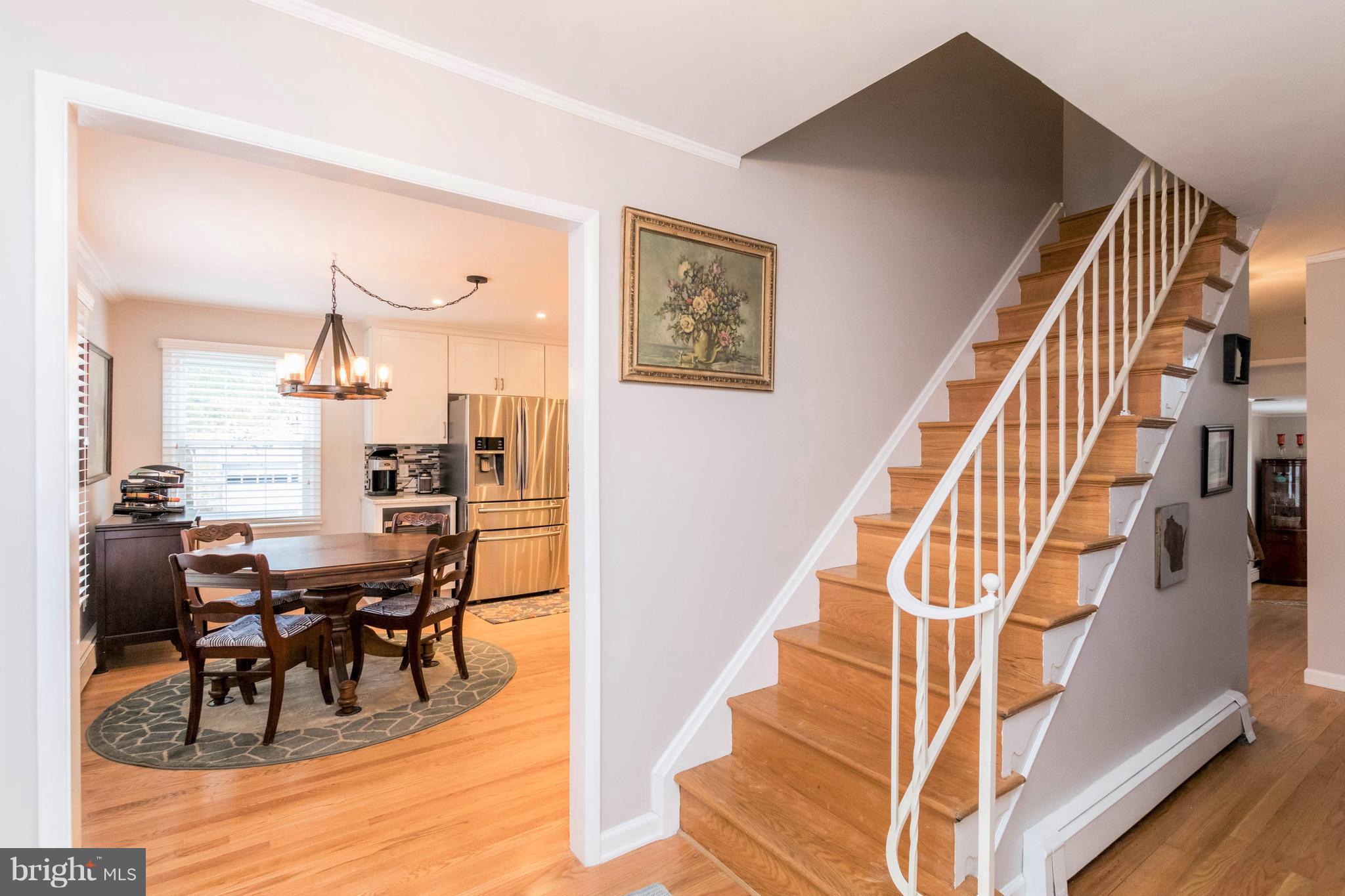 239 Ridgeway Road Catonsville, MD 21228 - Photo 4 of 30 a dining room with furniture and wooden floor