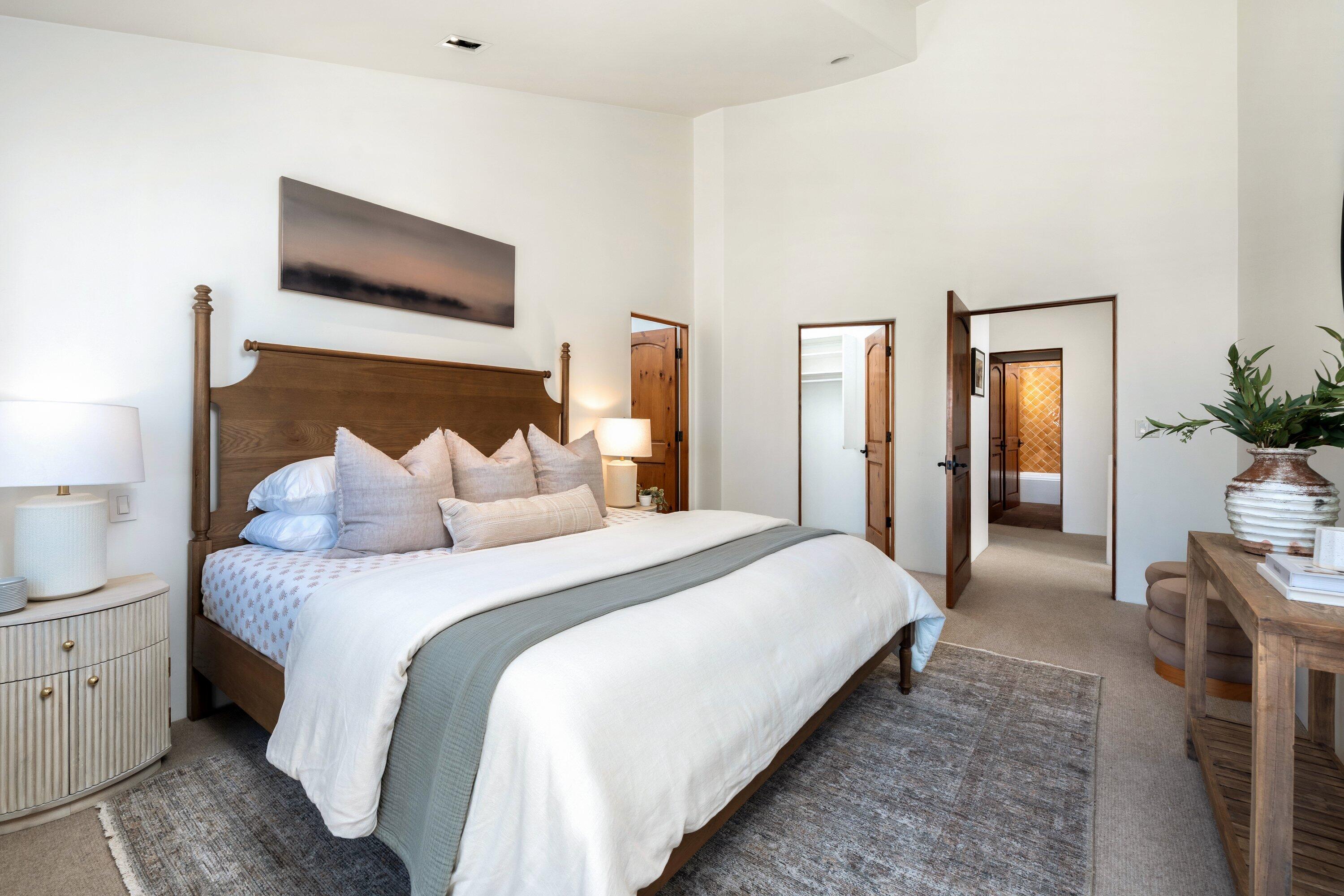 1011 Rinconada Road, Unit B Santa Barbara, CA 93101 - Photo 16 of 26 Primary Suite