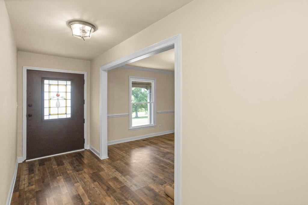 1029 Robertson Road Gallatin, TN 37066 - Photo 20 of 62 a view of an empty room with a window