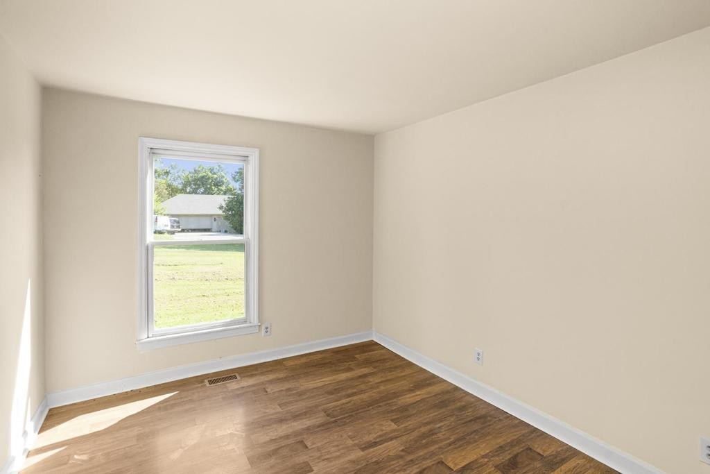 1029 Robertson Road Gallatin, TN 37066 - Photo 29 of 62 an empty room with a window