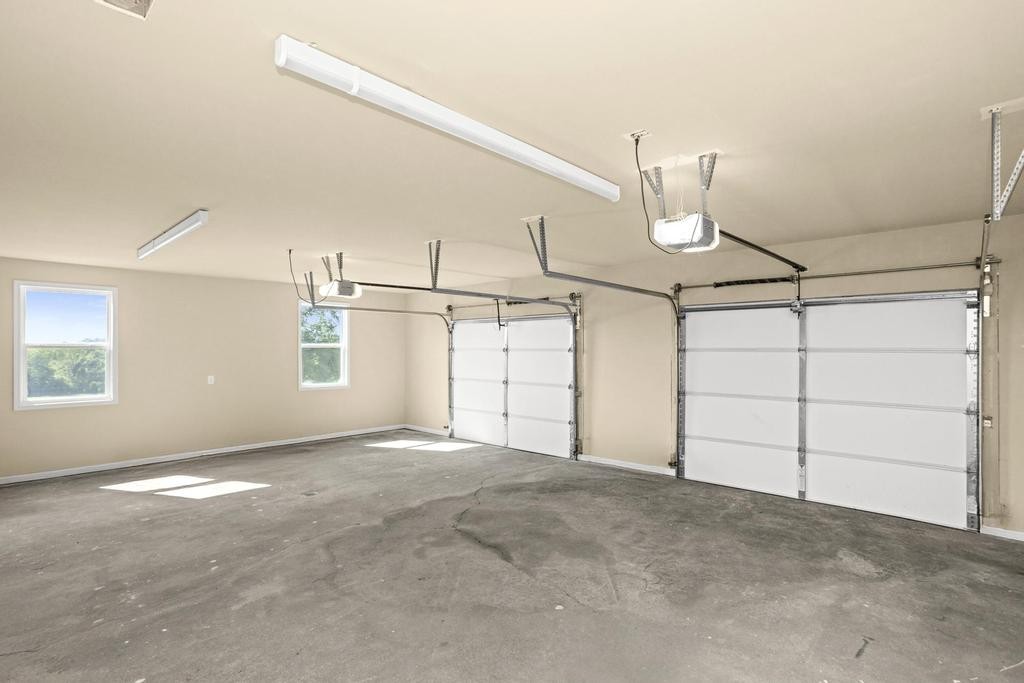 1029 Robertson Road Gallatin, TN 37066 - Photo 48 of 62 a view of a garage