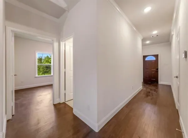 $2,300 | 2033 South Edgewood Terrace, Fort Worth, TX 76105