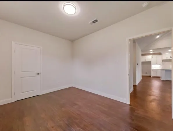 $2,300 | 2033 South Edgewood Terrace, Fort Worth, TX 76105