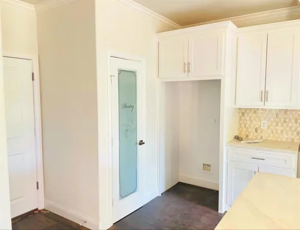 $2,300 | 2033 South Edgewood Terrace, Fort Worth, TX 76105