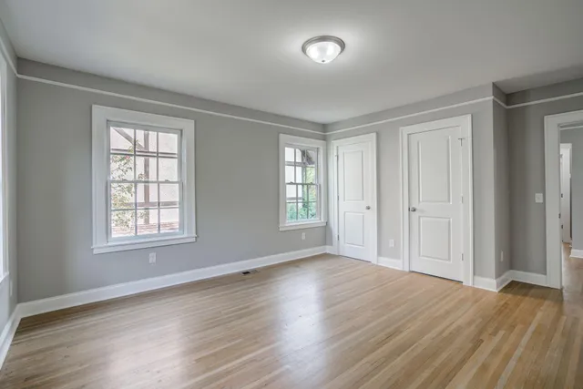 $5,995 | 2056 Summit Avenue, St. Paul, MN 55105