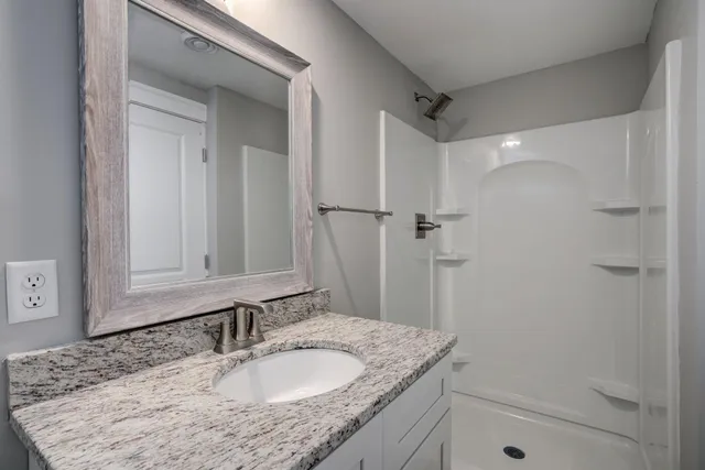 $5,995 | 2056 Summit Avenue, St. Paul, MN 55105