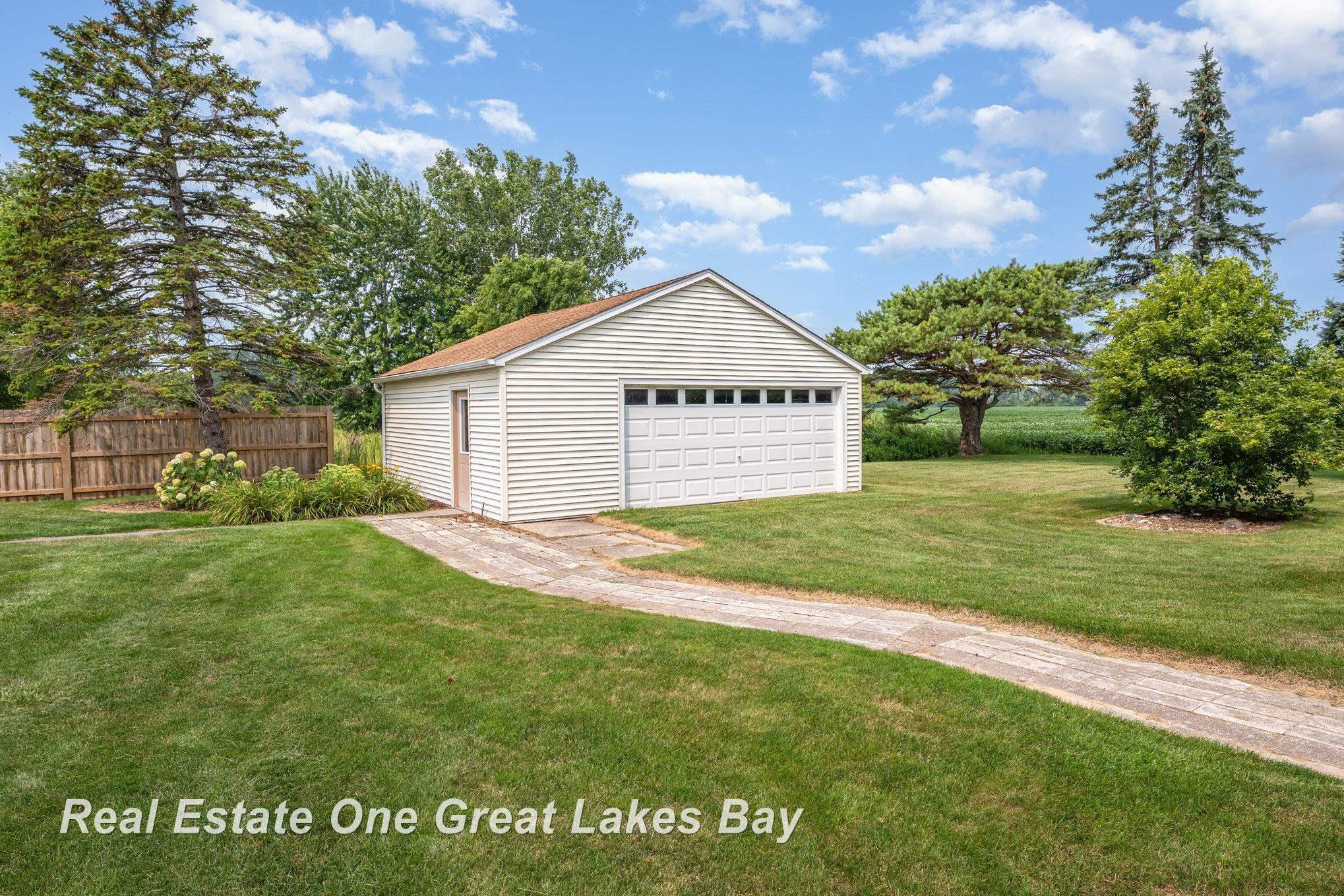 2155 Wetters Road Kawkawlin, MI 48631 - Photo 5 of 28