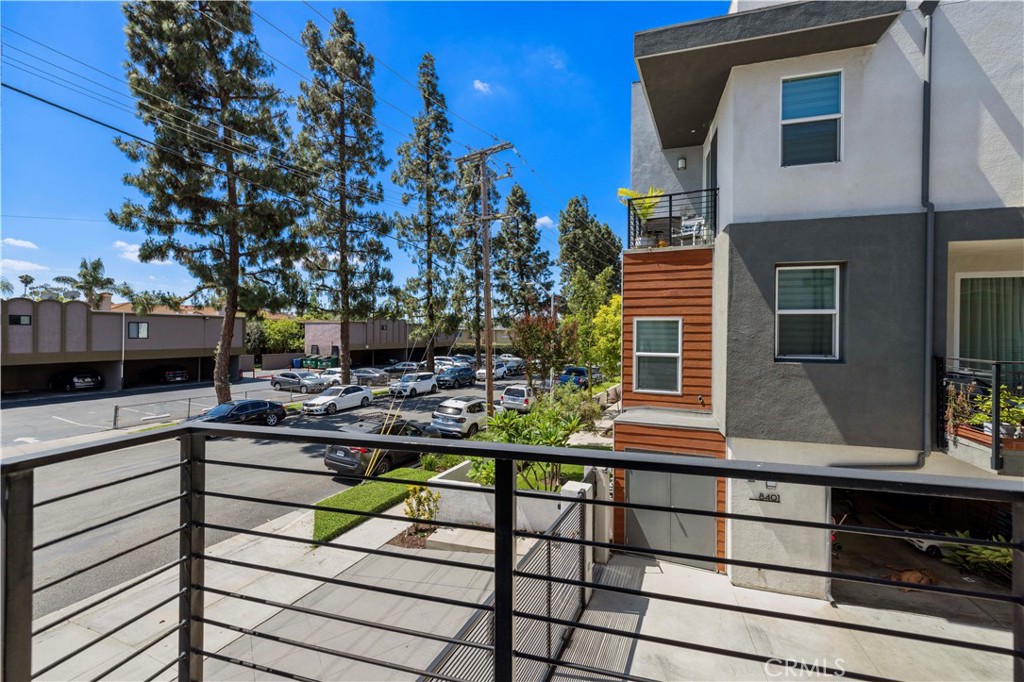 7960 Telegraph Road Downey, CA 90240 - Photo 20 of 59 Dining Room Balcony