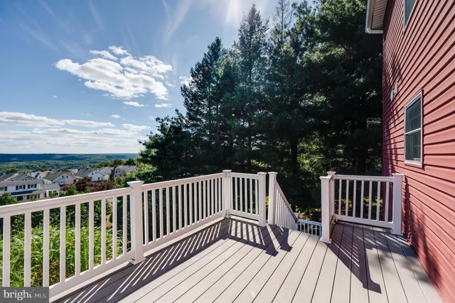 a view of an outdoor space and a yard