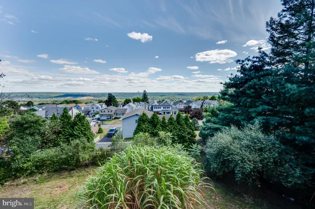 $269,900 | 220 California Avenue, Shenandoah, PA 17976