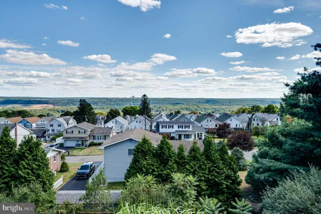 $269,900 | 220 California Avenue, Shenandoah, PA 17976