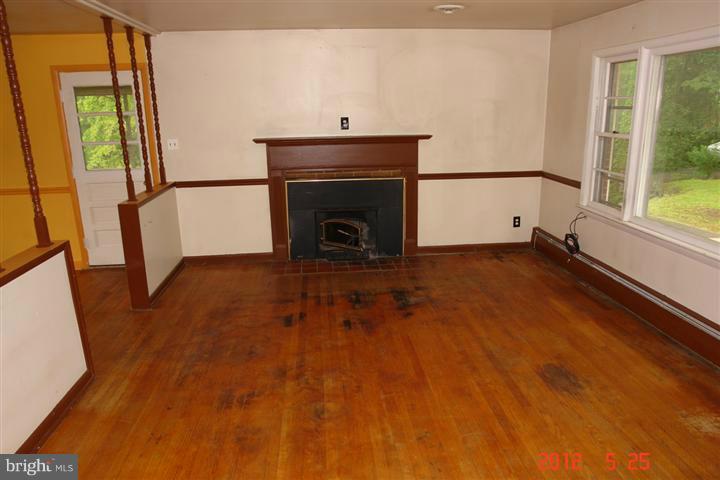 6760 Riley Road Warrenton, VA 20187 - Photo 6 of 13 Family Room