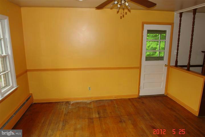 6760 Riley Road Warrenton, VA 20187 - Photo 10 of 13 Dining Room