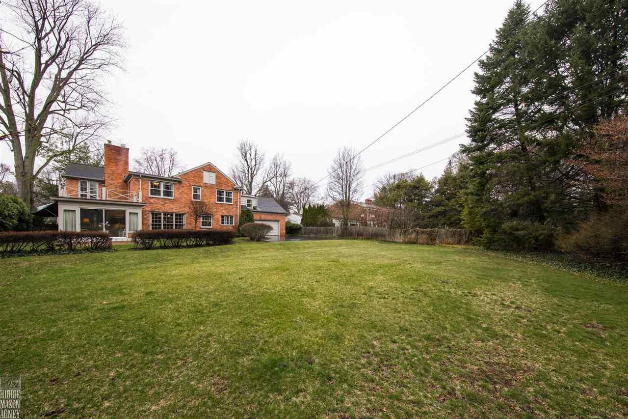 82 Cloverly Road Grosse Pointe, MI 48236 - Photo 35 of 40 31376413-34.JPG