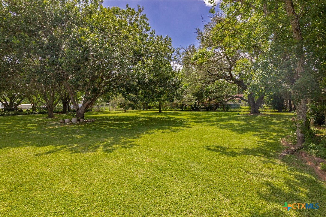 303 Perth Road Victoria, TX 77904 - Photo 38 of 39