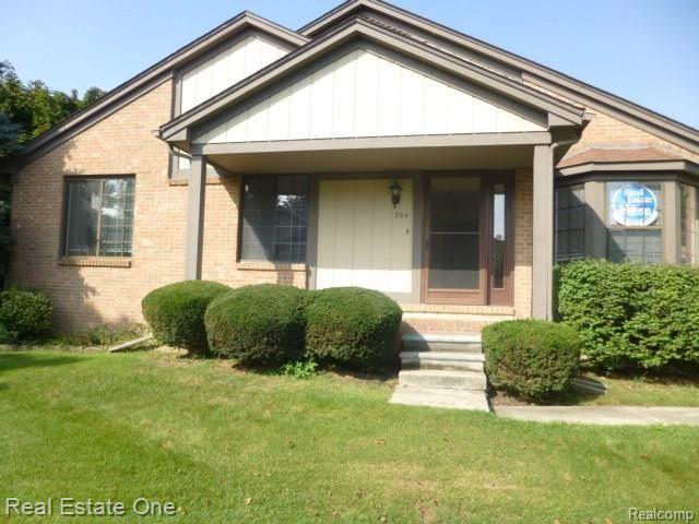 304 Meadow Bridge Drive, Unit 80 Rochester, MI 48307 - Photo 1 of 11 P1010316.JPG