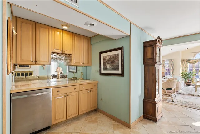 $399,000 | 10441 Long Avenue, Oak Lawn, IL 60453