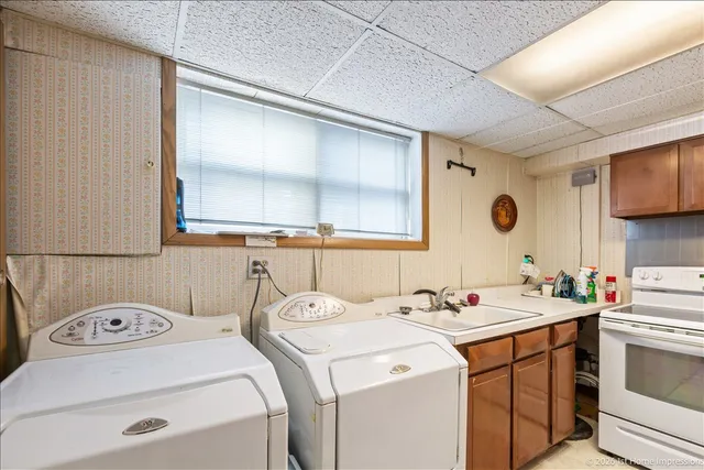 $399,000 | 10441 Long Avenue, Oak Lawn, IL 60453