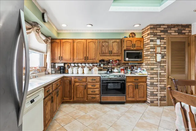 $399,000 | 10441 Long Avenue, Oak Lawn, IL 60453