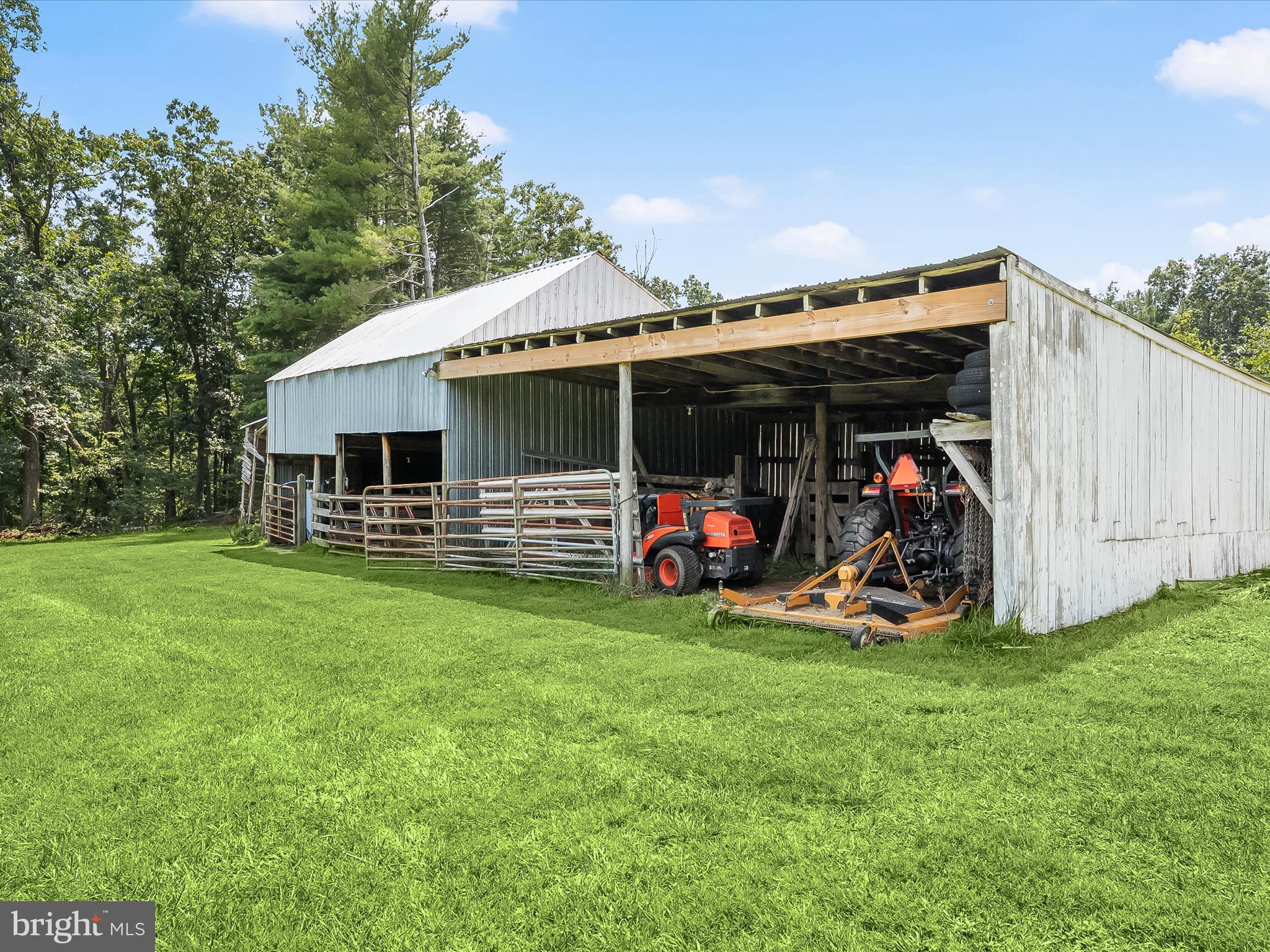 3835 Rinehart Road Westminster, MD 21158 - Photo 45 of 58 Barn