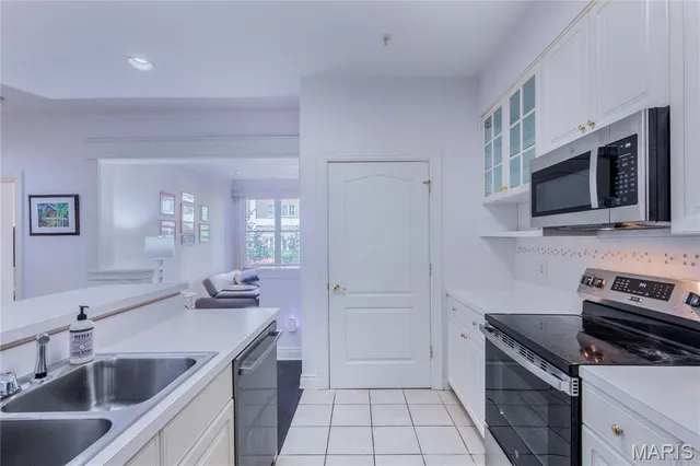 $234,900 | 750 South Hanley Road, Unit 120, St. Louis, MO 63105