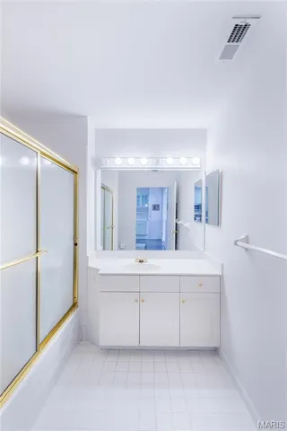 $234,900 | 750 South Hanley Road, Unit 120, St. Louis, MO 63105