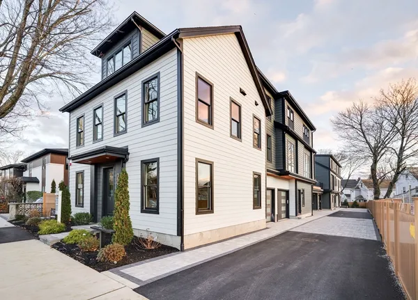 $1,769,000 | 290 Watertown Street, Unit 3A, Newton, MA 02458