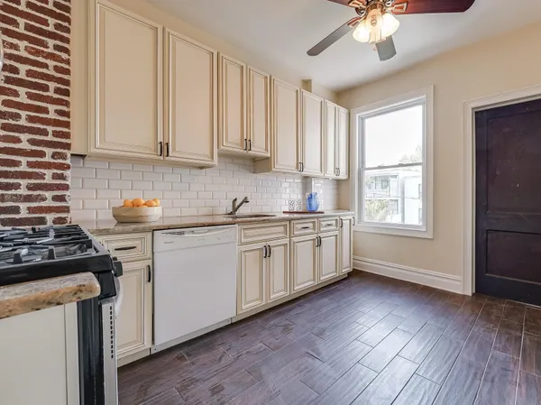 $2,900 | 149 Beach Street, Unit 201, Jersey City, NJ 07307