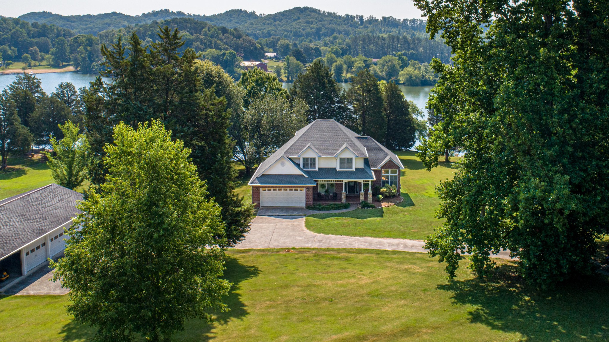 415 Foremast Road Kingston, TN 37763 - Photo 1 of 40 Gallery Image 1