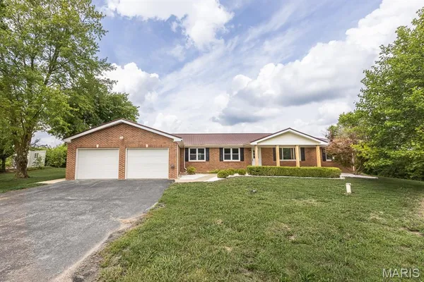 $370,000 | 9355 Highway 3, Red Bud, IL 62278