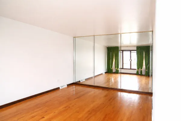 $429,000 | 6102 West 64th Street, Chicago, IL 60638