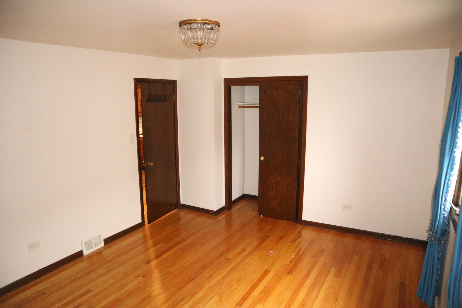 6102 West 64th Street Chicago, IL 60638 - Photo 6 of 11