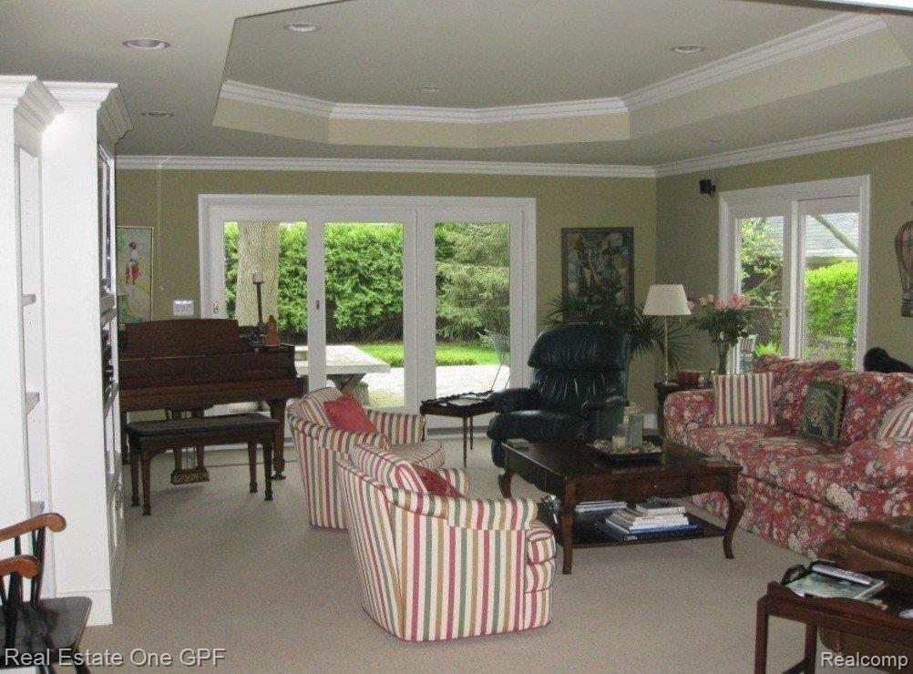 1039 Yorkshire Road Grosse Pointe, MI 48230 - Photo 15 of 17 15 3076 great room