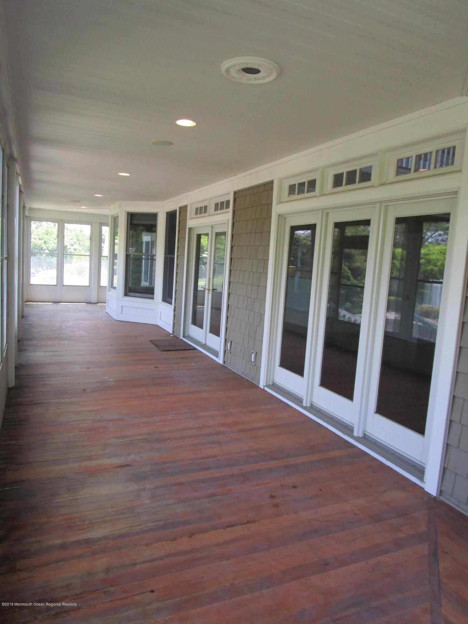 32 Forman Road Millstone Township, NJ 08535 - Photo 14 of 21 32 Forman porch