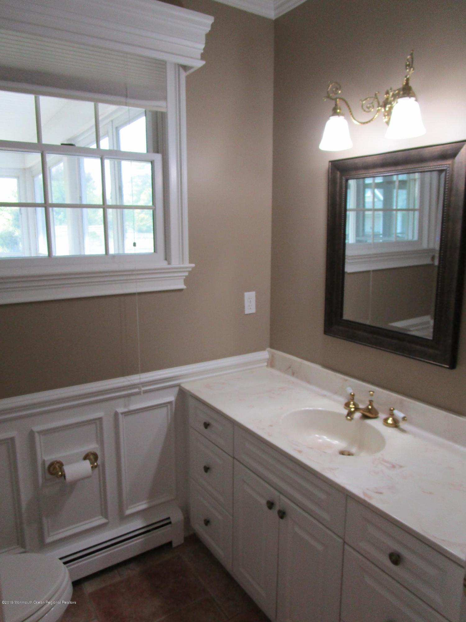 32 Forman Road Millstone Township, NJ 08535 - Photo 7 of 21 32 Forman bath1
