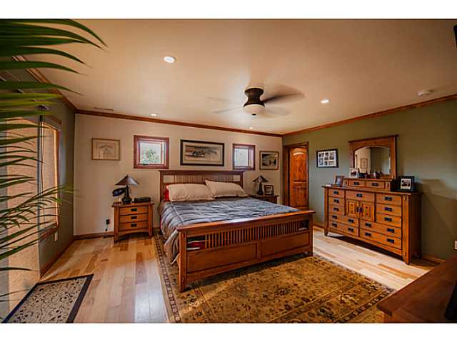 1622 Laurel Road Oceanside, CA 92054 - Photo 12 of 25 Gallery Image 12