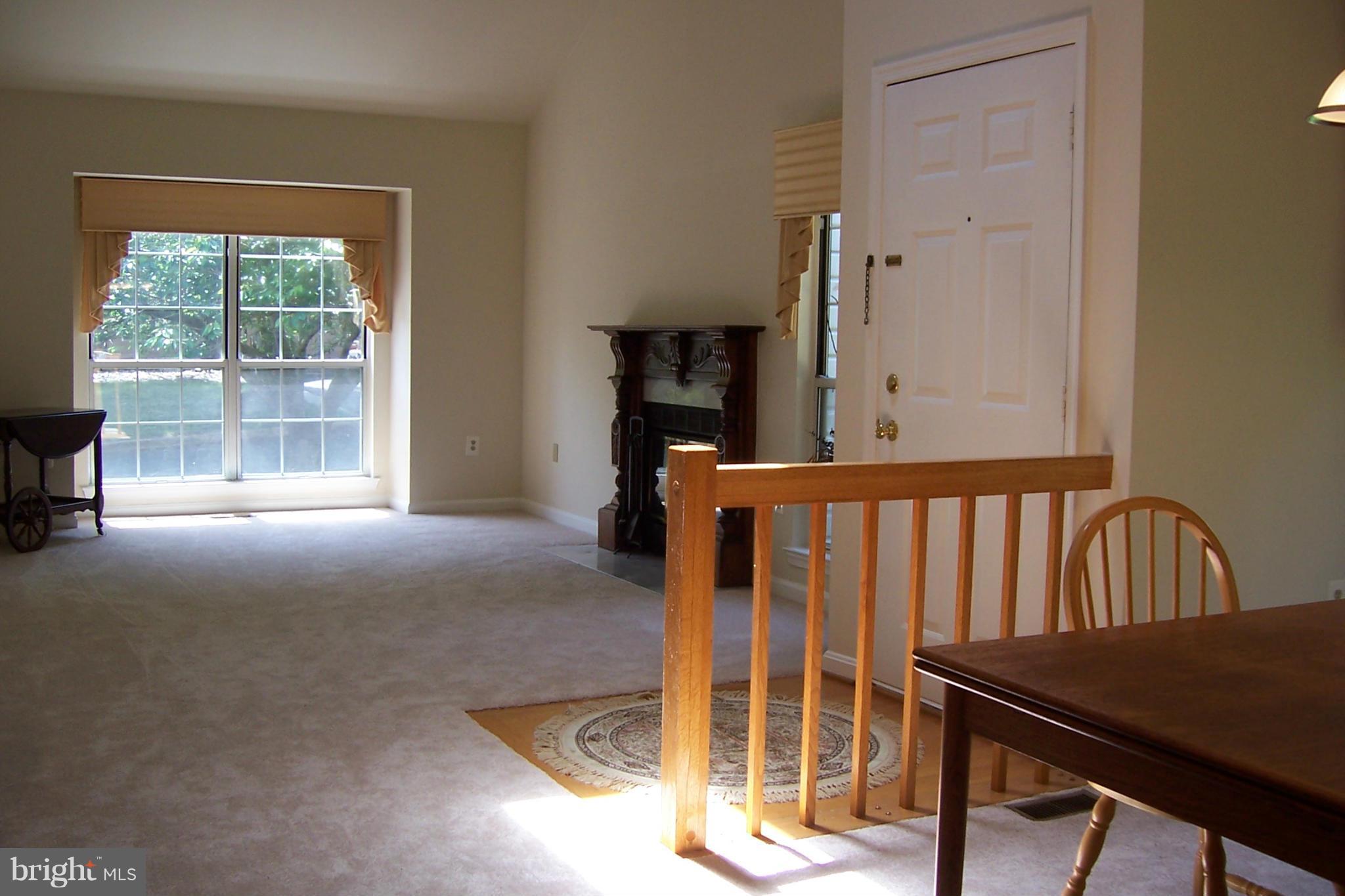 1546 Hugo Circle Silver Spring, MD 20906 - Photo 4 of 25 Living Room