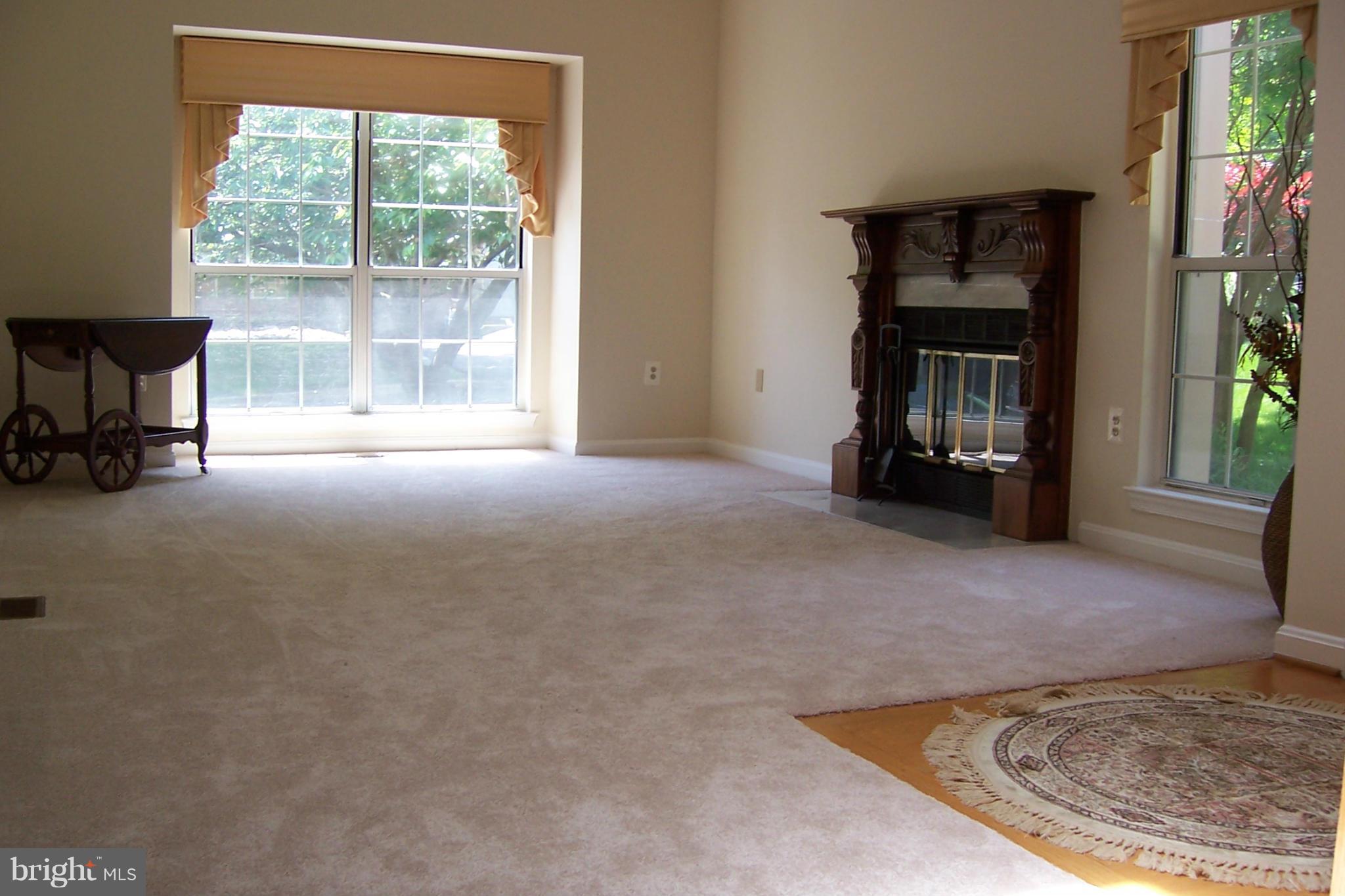 1546 Hugo Circle Silver Spring, MD 20906 - Photo 5 of 25 Living Room