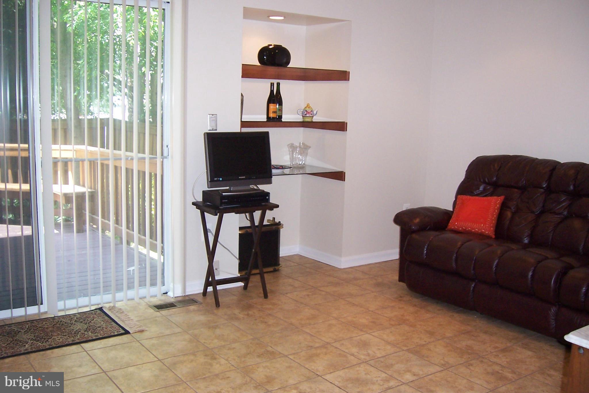 1546 Hugo Circle Silver Spring, MD 20906 - Photo 10 of 25 Family Room