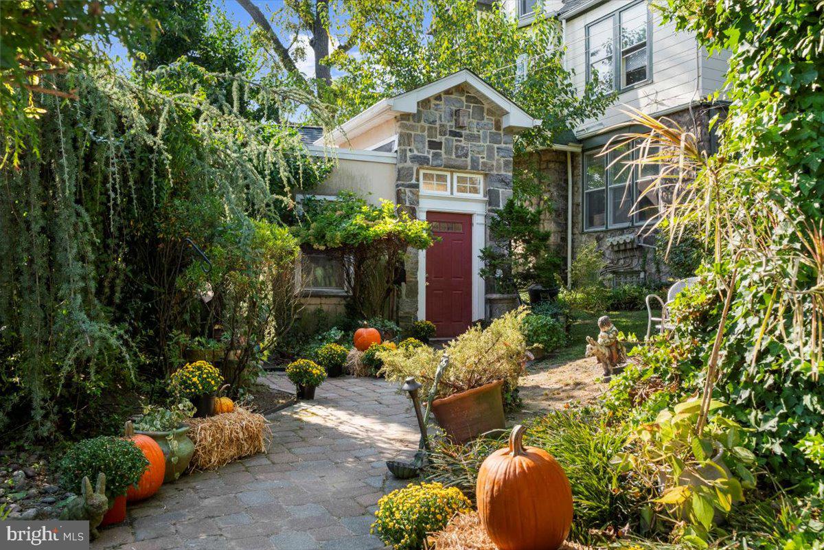 200 Forrest Avenue Narberth, PA 19072 - Photo 2 of 30