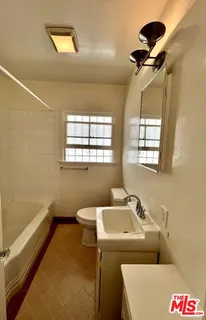 $2,400 | Reservoir Street, Los Angeles, CA 90026