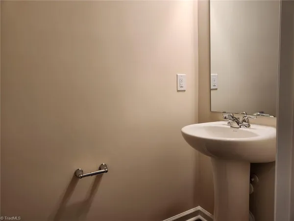 $1,800 | 902 Fls Grv Trail, High Point, NC 27265